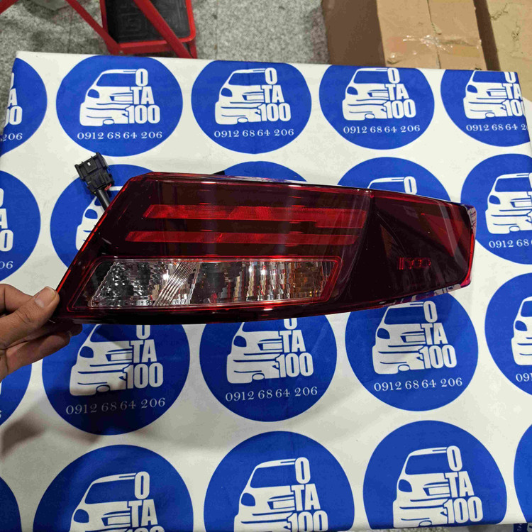 خطر تارا سال روی گل گیر چراغ عقب تارا کروز